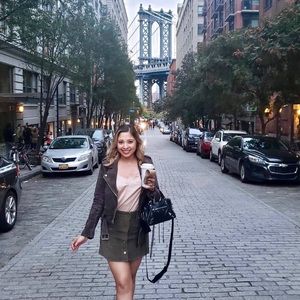 Meet your Posher, Gabriela